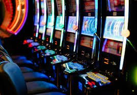 Sports betting feature cards about mobile privacy and responsible gaming